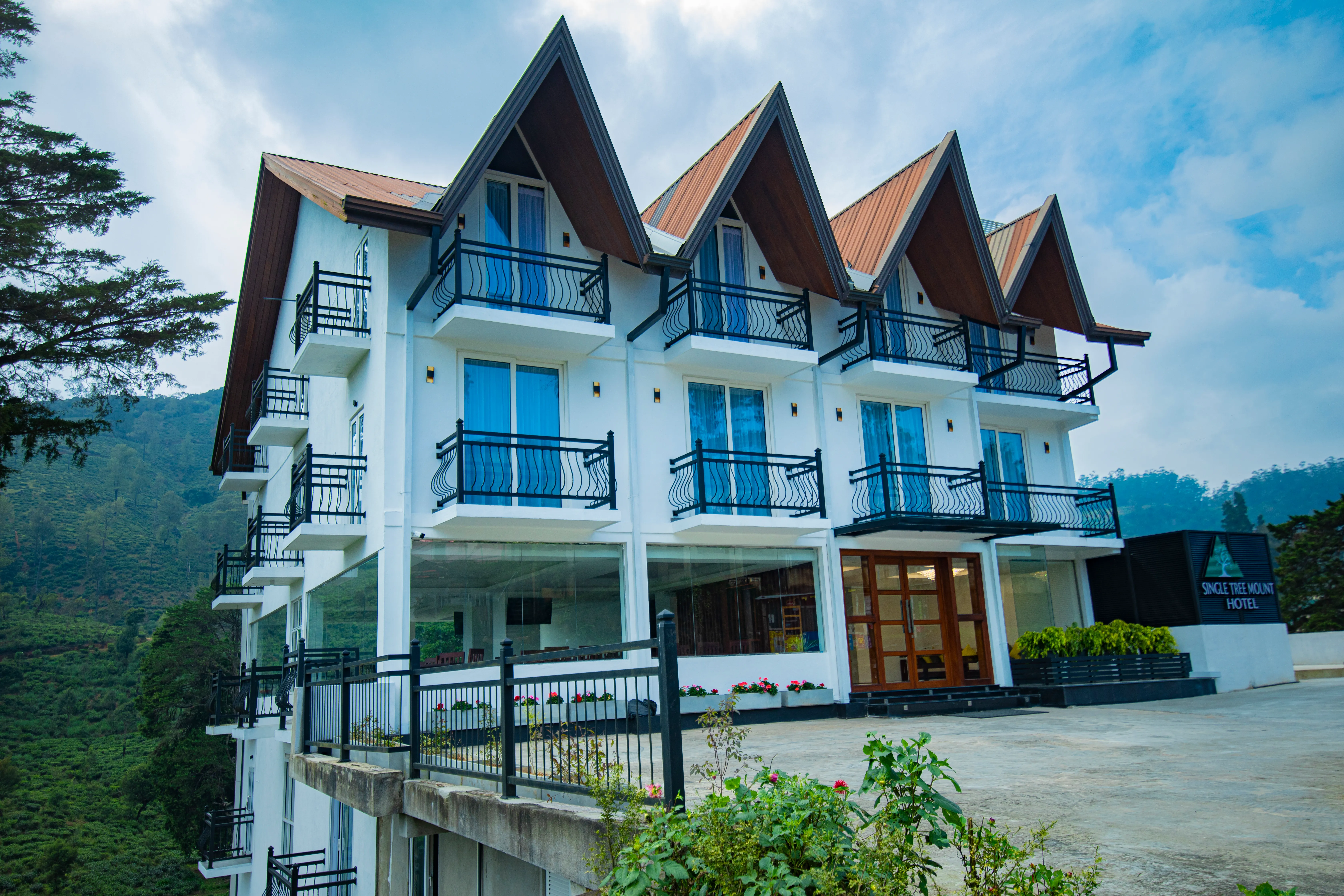 Typisches Hotel in Sri Lanka von außen